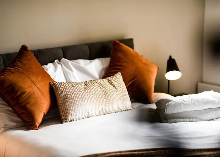 Modern 2 Bedroom - Centre - Parking * Manchester