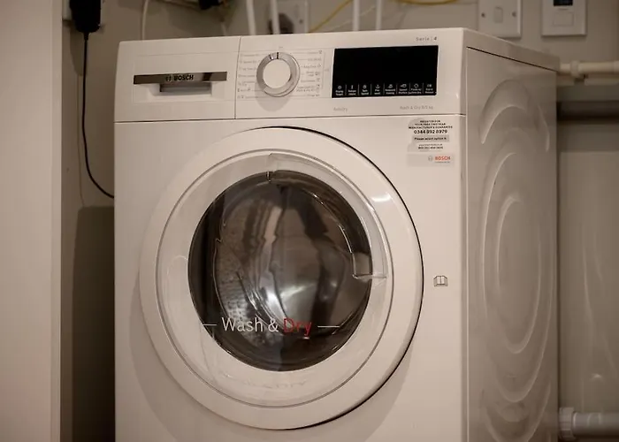 Haven Stylish Modern 아파트