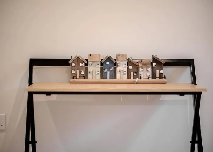 Haven Stylish Modern Apartment