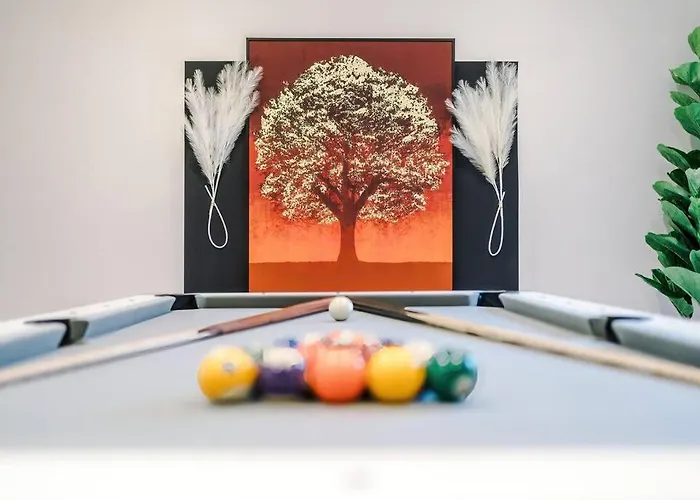 Stylish 3bdr House By Vista Short Lets & Serviced With Free Parking, Pool Table And Ps4 Apartment