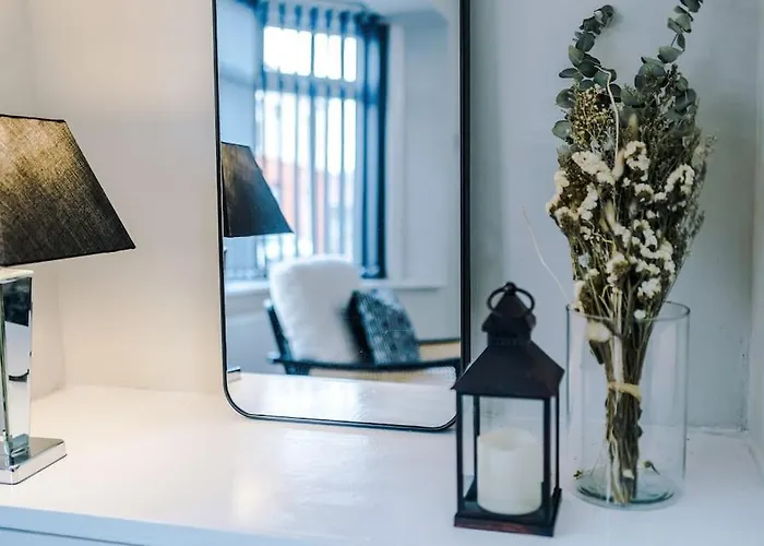 Stylish 3bdr House By Vista Short Lets & Serviced With Free Parking, Pool Table And Ps4 Apartment *