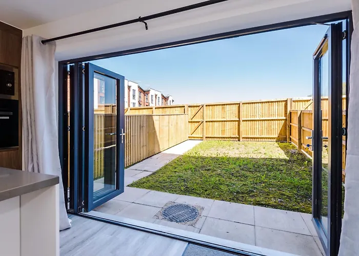 Rest&recharge At Waterway House * Manchester