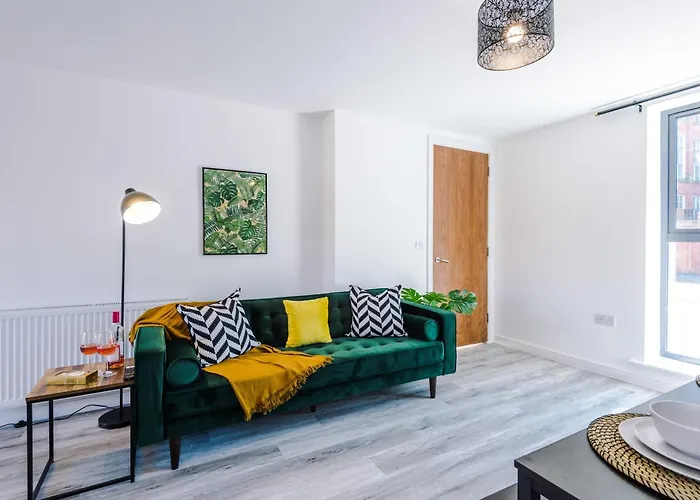 Rest&recharge At Waterway House Casa vacanze Manchester