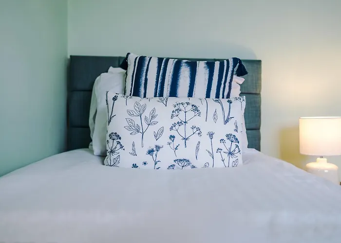 Vakantiehuis R&r - Modern Townhouse Near Etihad & Centre