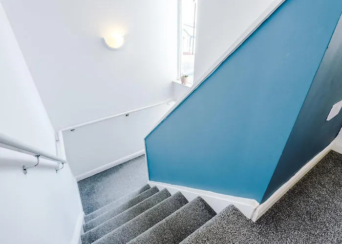 Townhouse 5mins To Centre And Etihad - Free Secure Parking