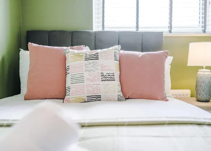 Vakantiehuis R&r - Modern Townhouse Near Etihad & Centre