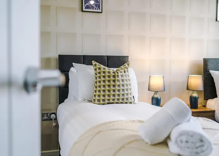 Vakantiehuis R&r - Modern Townhouse Near Etihad & Centre *