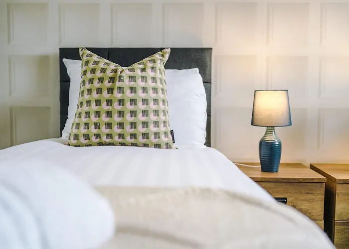 Vakantiehuis R&r - Modern Townhouse Near Etihad & Centre