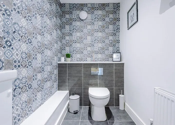 R&r - Modern Townhouse Near Etihad & Centre Vakantiehuis Manchester