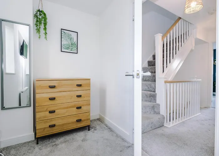 Vakantiehuis R&r - Modern Townhouse Near Etihad & Centre *