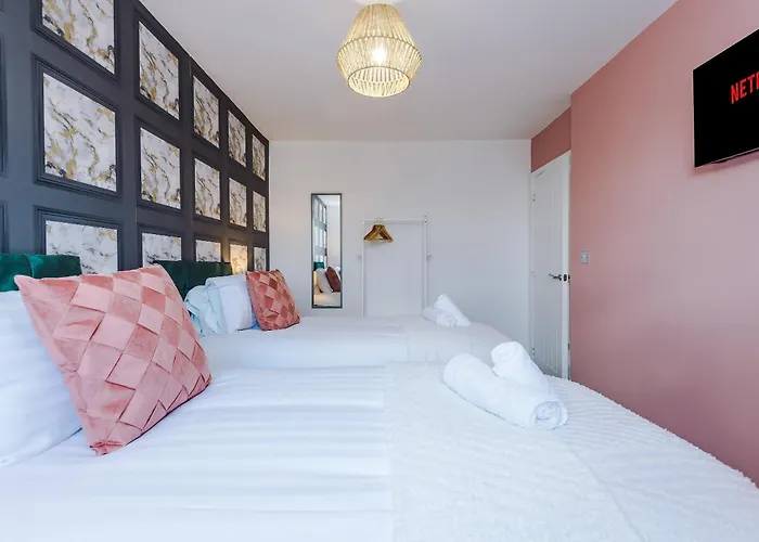 Vakantiehuis R&r - Modern Townhouse Near Etihad & Centre *