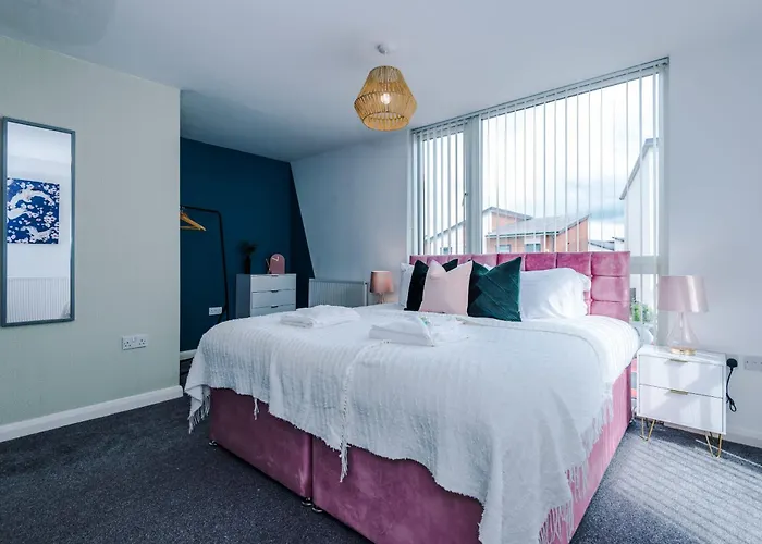 Townhouse 5mins To Centre And Etihad - Free Secure Parking