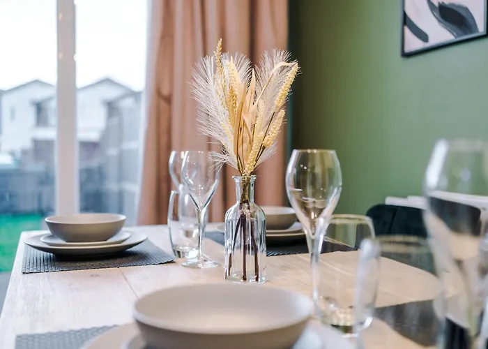 Rest&recharge At A Spacious Townhouse By The Etihad Tatil Evi Manchester