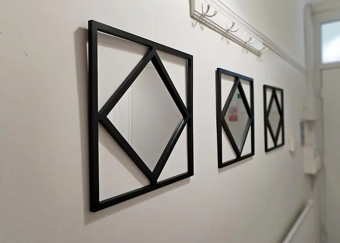 Modern 4 Bed House - Free Parking * Manchester