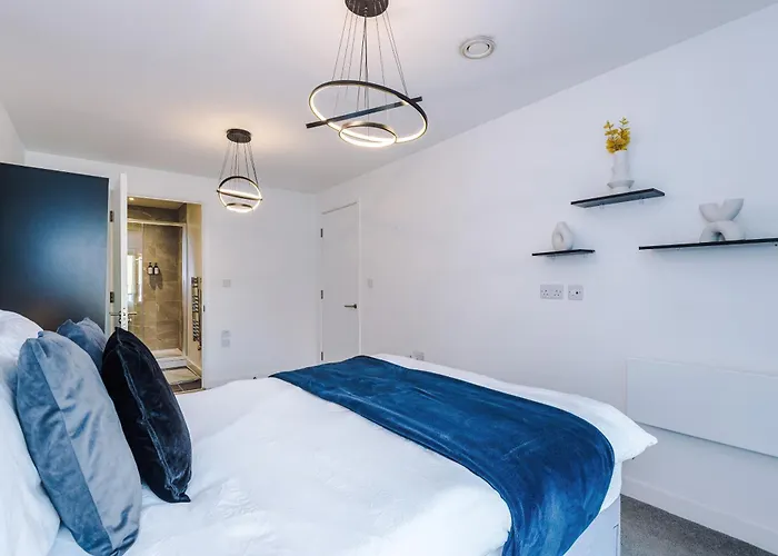 Waterhouse Suite: Modern 2-bed In Centre