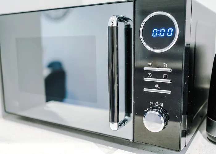 Waterhouse Suite: Modern 2-bed In Centre Apartment