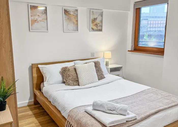 Apartmán Cozy - 2 Beds, Sleeps 5, Free Parking!