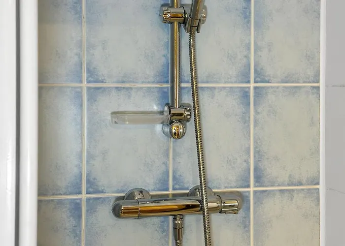 Apartmán Cozy - 2 Beds, Sleeps 5, Free Parking! *