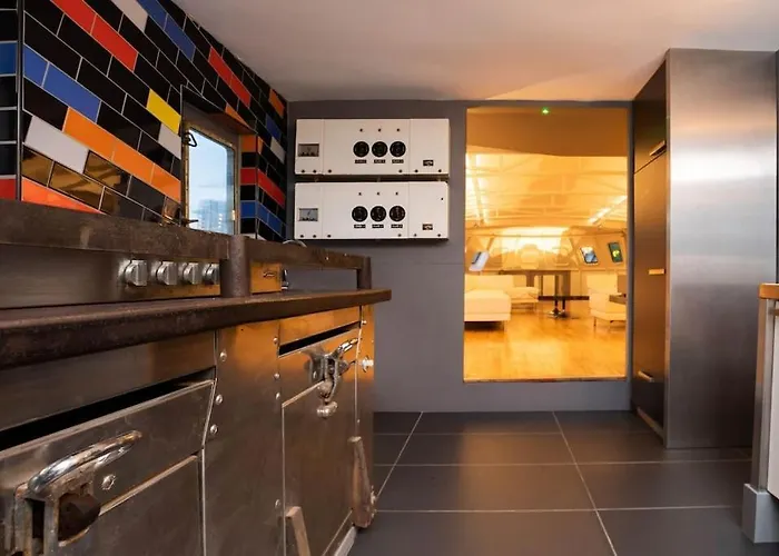 Stunning 130ft Classic Yacht Båthotell