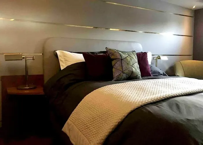 Båthotell Stunning 130ft Classic Yacht Manchester