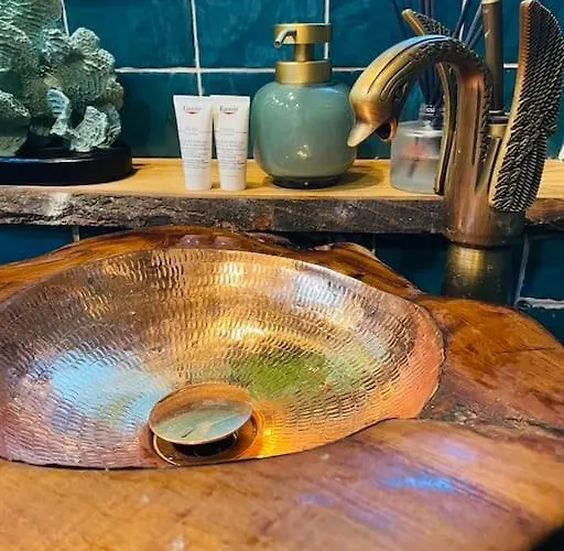 Apartment Bespoke Narrowboat Manchester