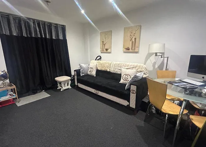 Cozy 5 Min Walk From Arena 公寓 *