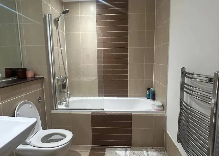 Cozy 5 Min Walk From Arena *