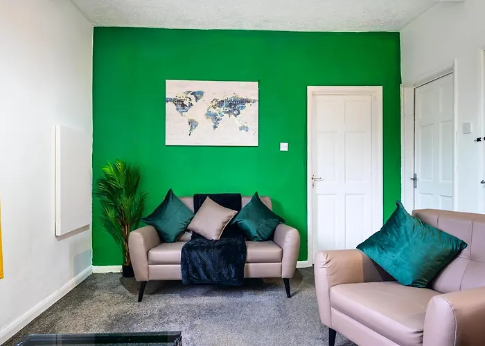 Trafford Eden - 3 Bed Near Old Trafford And Trafford Centre With Free Parking Hébergement de vacances