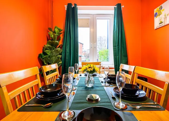 Trafford Eden - 3 Bed Near Old Trafford And Trafford Centre With Free Parking *