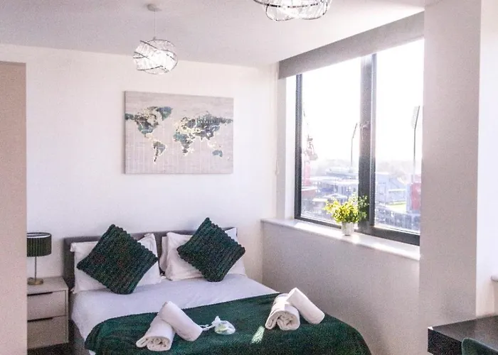 Stylish Overlooking Old Trafford *