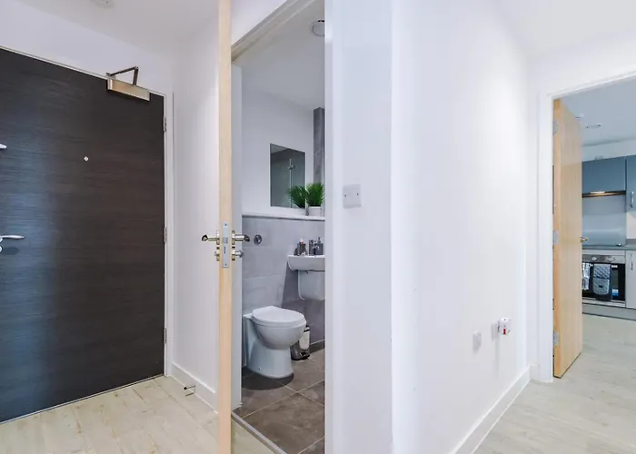 Centre - Luxury Two Bedroom *