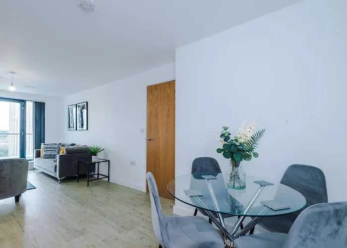 Centre - Luxury Two Bedroom * Manchester