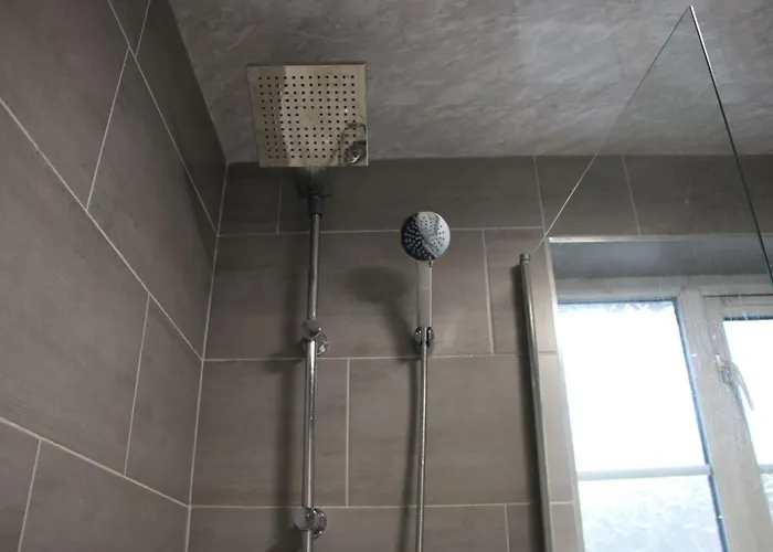 Modern Townhouse-free Parking-pool Table Manchester