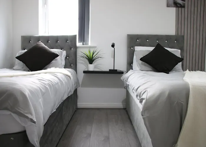 Modern Townhouse-free Parking-pool Table Holiday home