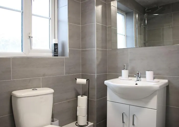 Modern Townhouse-free Parking-pool Table