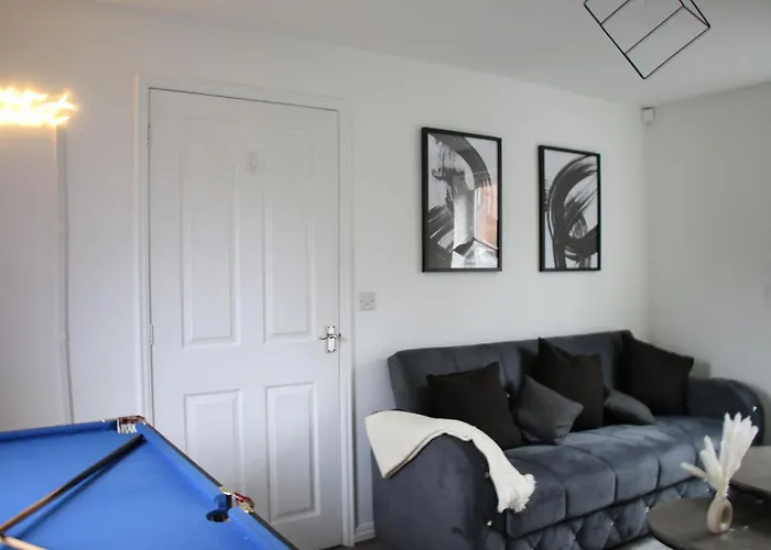 Holiday home Modern Townhouse-free Parking-pool Table