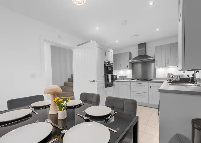 بيت للعطل Luxurious Stylish Modern