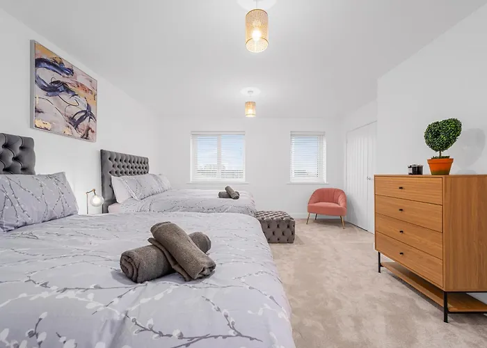 Luxurious Stylish Modern Manchester