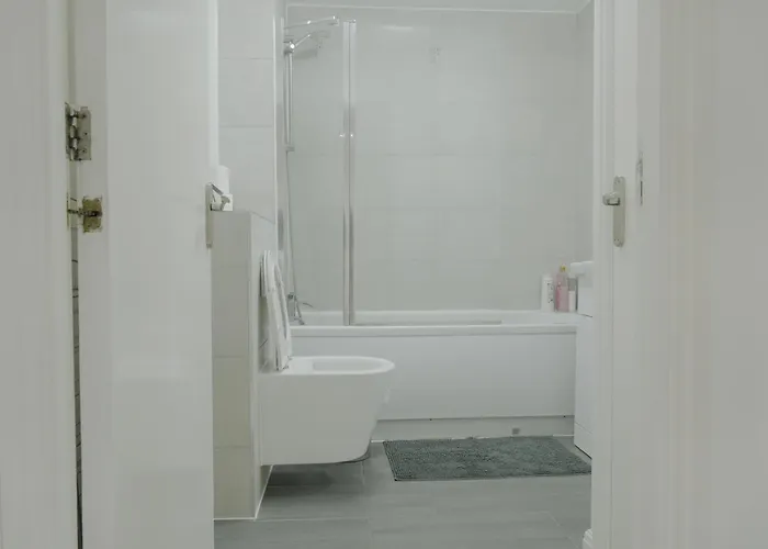 Lovely Modern 2 Bed Flat With Parking, Close To Centre 아파트 맨체스터