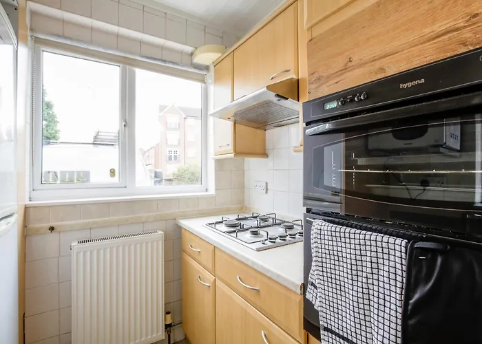 5-bedroom In Trendy Dibsbury Area With Parking Prázdninový dům *