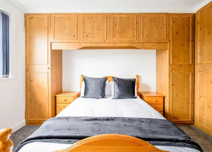 Prázdninový dům 5-bedroom In Trendy Dibsbury Area With Parking *