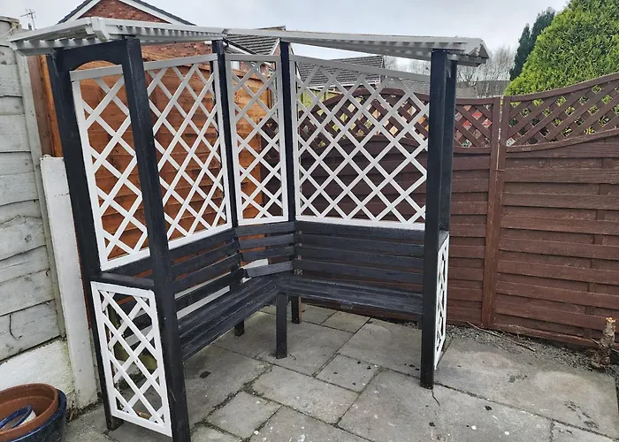 My -2 Bed House-free Parking Manchester