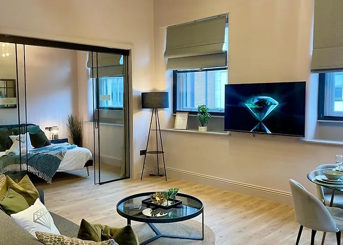 Apartment Emerald Escape 3 Bed 3 Bath Manchester