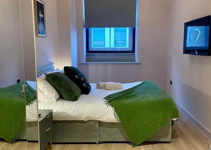 Emerald Escape 3 Bed 3 Bath Daire *