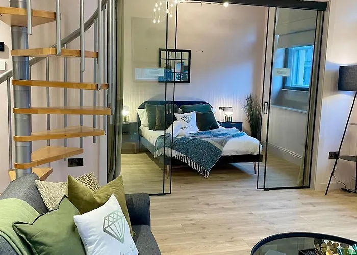 Emerald Escape 3 Bed 3 Bath