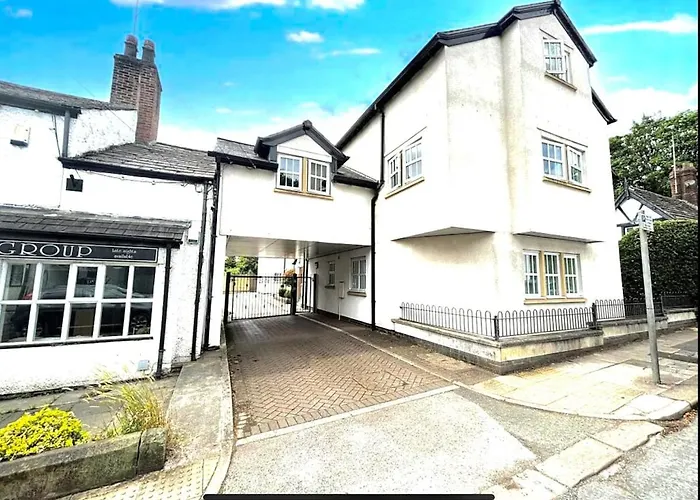 Jessup Worsley Village * مانشستر