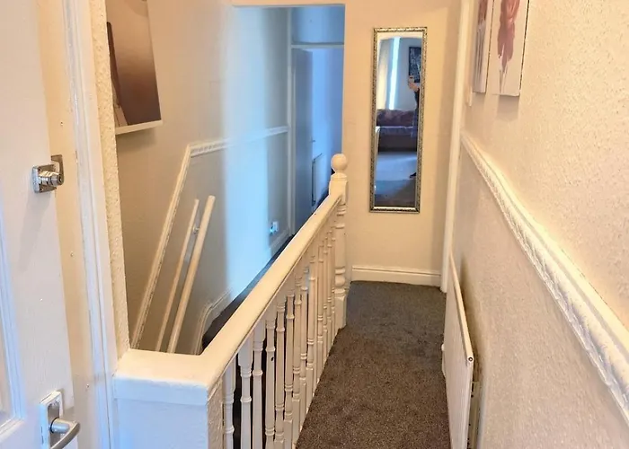 Prázdninový dům Go Big ! Entire Cozy House For Max 8 People Near Center *