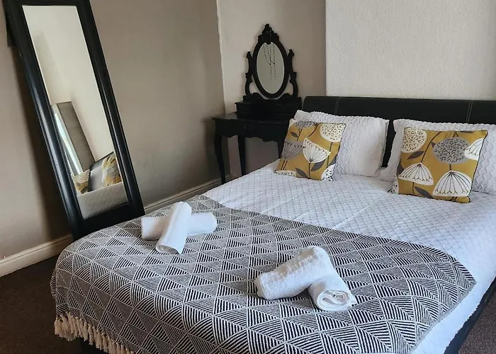 Go Big ! Entire Cozy House For Max 8 People Near Center * Manchester