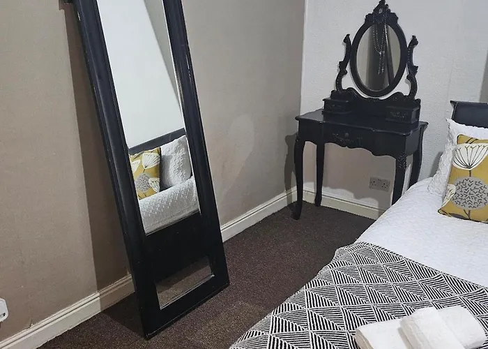 Go Big ! Entire Cozy House For Max 8 People Near Center *