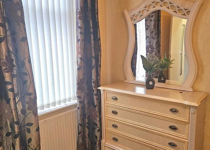 Feriehus Go Big ! Entire Cozy House For Max 8 People Near Center Manchester